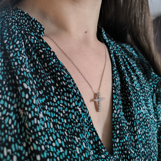 Серебряное колье с фианитами