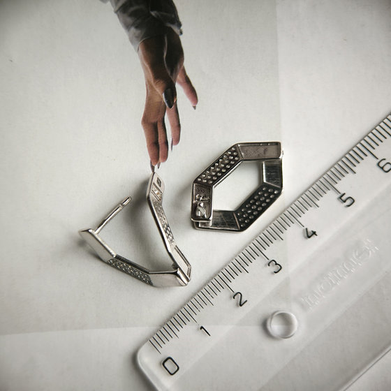 Серебряные серьги с фианитами