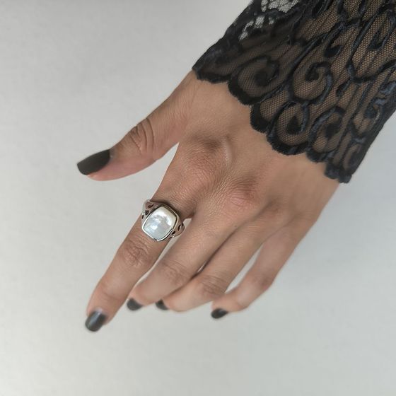 Серебряное кольцо с перламутром Серебряное кольцо с перламутром