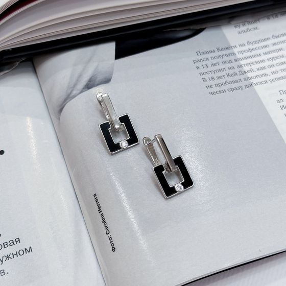 Серебряные серьги с емаллю