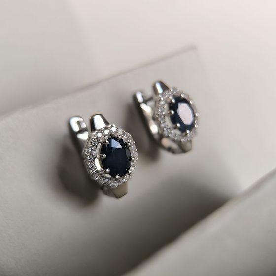 Серебряные серьги с сапфиром 4.21ct, фианитами