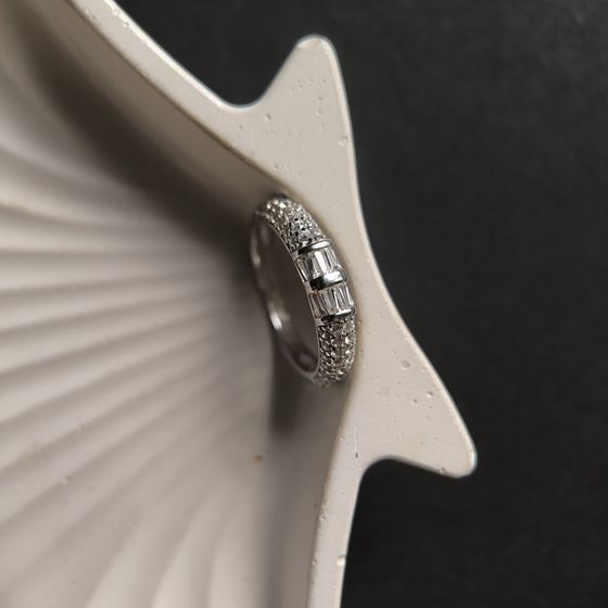 Серебряное кольцо с фианитами