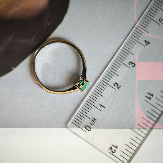 Серебряное кольцо с изумрудом 0.381ct