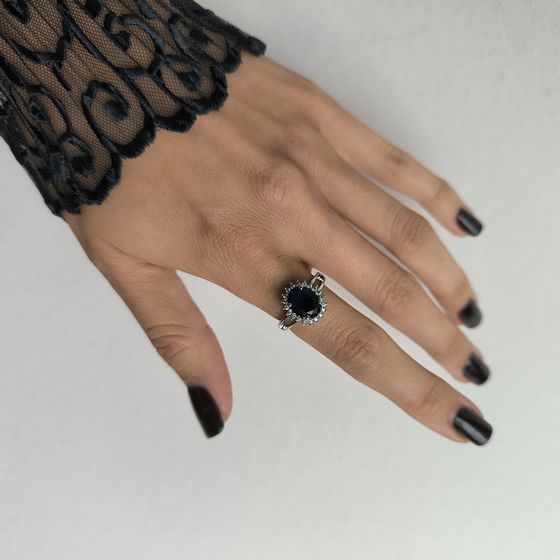 Серебряное кольцо с сапфиром nano