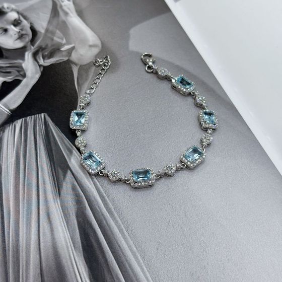 Серебряный браслет с топазом 10.643ct