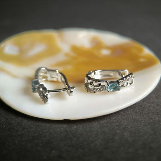 Серебряные серьги с топазом Лондон Блю 0.638ct