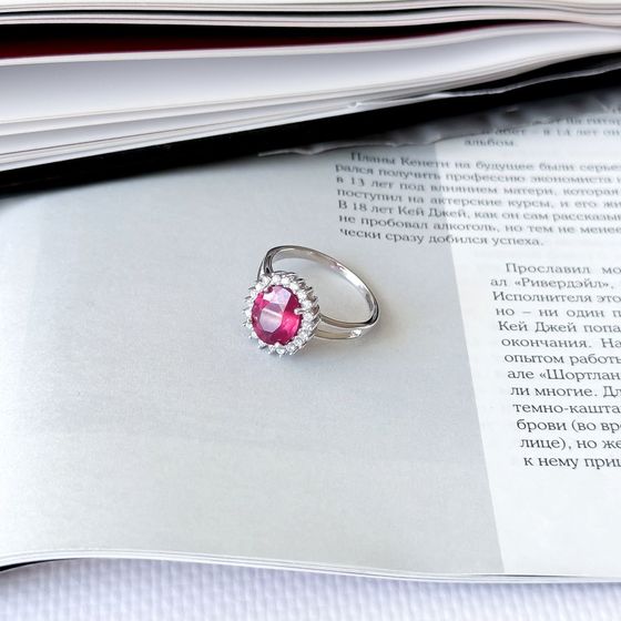 Серебряное кольцо с рубином, фианитами