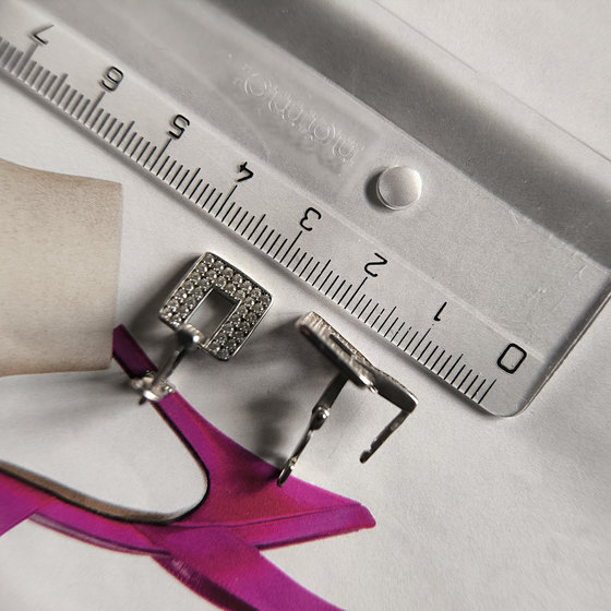 Серебряные серьги с фианитами