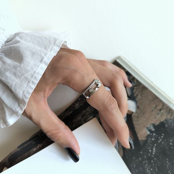 Серебряное кольцо с фианитами Серебряное кольцо с фианитами