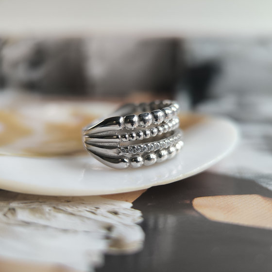 Серебряное кольцо с фианитами