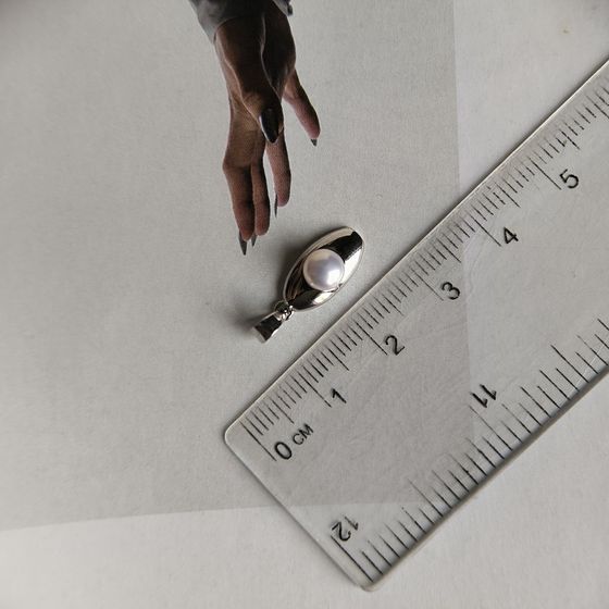 Серебряная подвеска с жемчугом