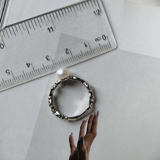 Серебряное кольцо с жемчугом