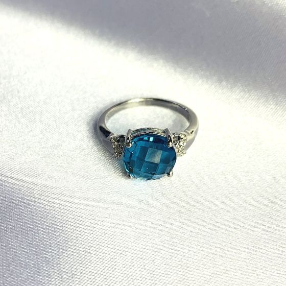 Серебряное кольцо с топазом Лондон Блю 3.027ct