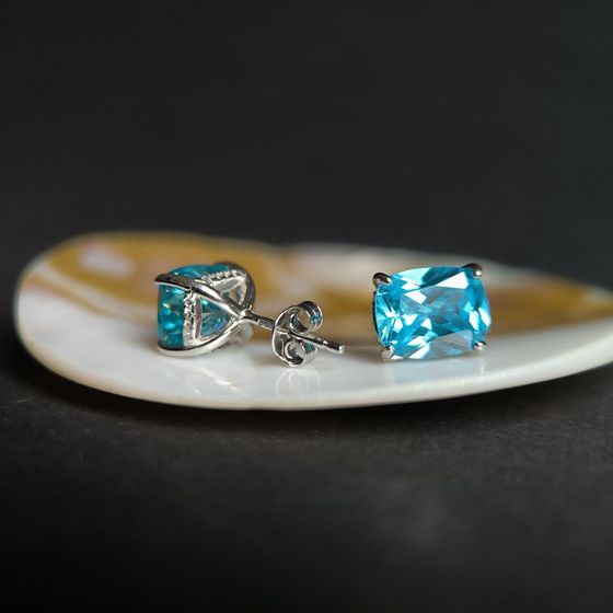 Серебряные серьги с топазом