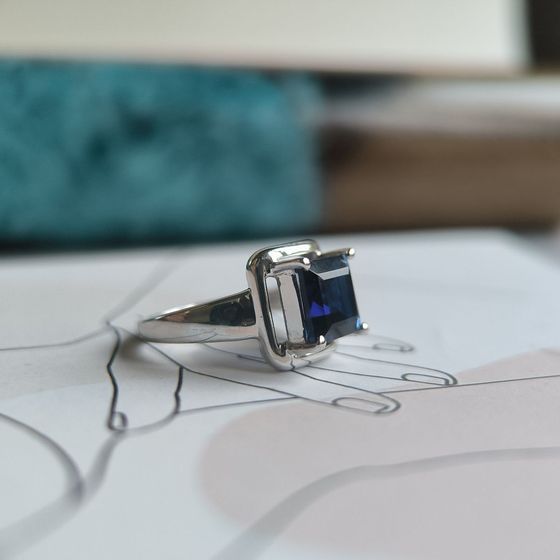 Серебряное кольцо с сапфиром nano 1.975ct