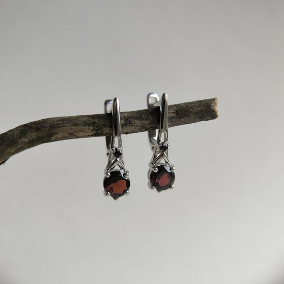 Серебряные серьги с гранатом 2.001ct