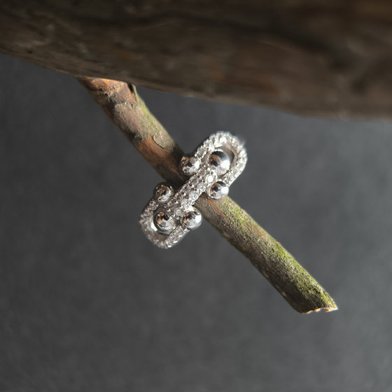 Серебряное кольцо с фианитами 0.32ct