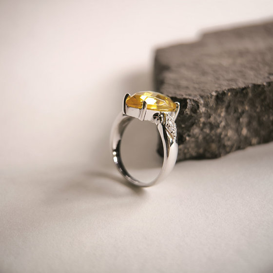 Серебряное кольцо с цитрином nano 4.572ct