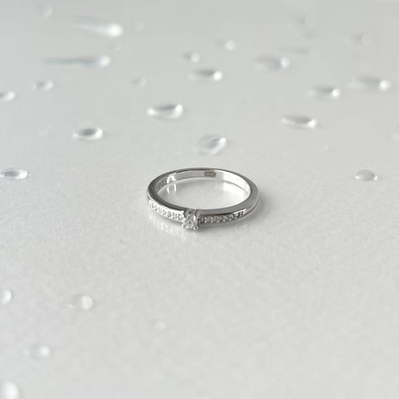 Серебряное кольцо с фианитами