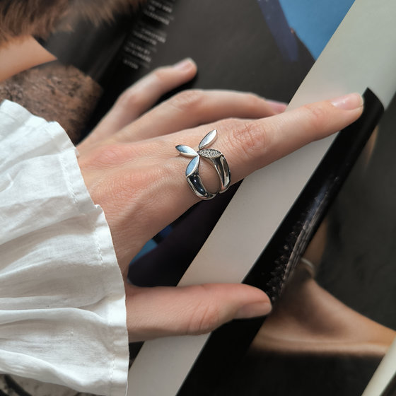 Серебряное кольцо с фианитами