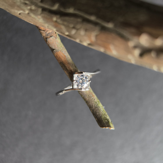 Серебряное кольцо с фианитами