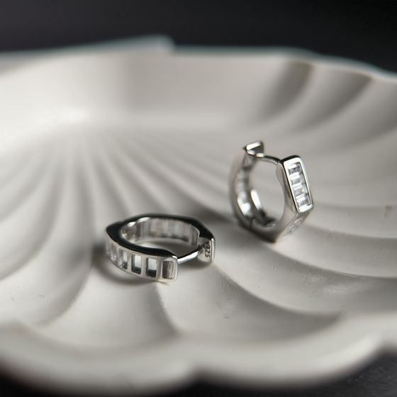 Серебряные серьги с фианитами