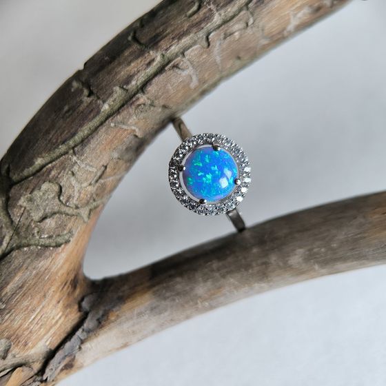 Серебряное кольцо с опалом 0.6ct
