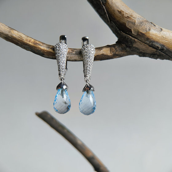 Серебряные серьги с топазом 9.364ct, фианитами