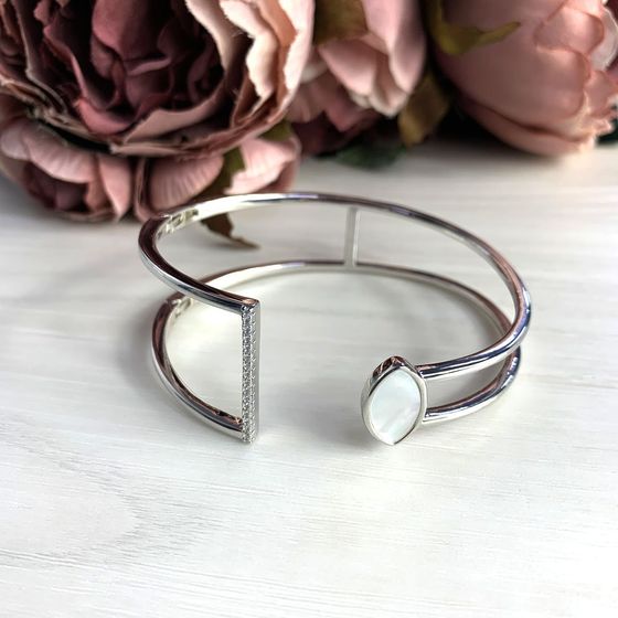 Серебряный браслет с перламутром