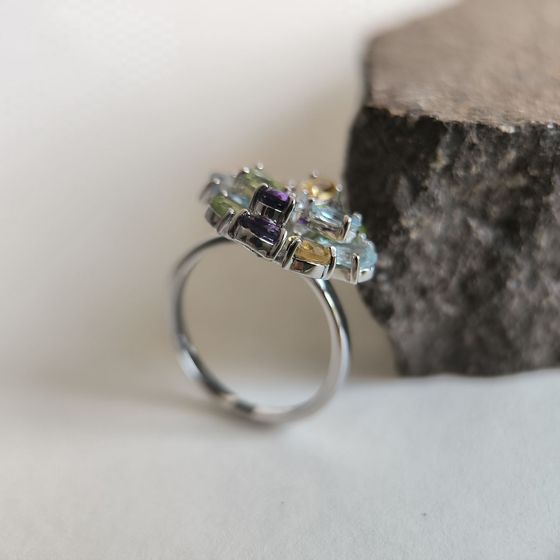 Серебряное кольцо с аметистом 4.128ct, цитрином, хризолітом, топазом