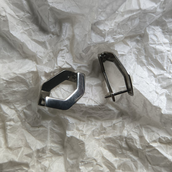 Серебряные серьги без камней