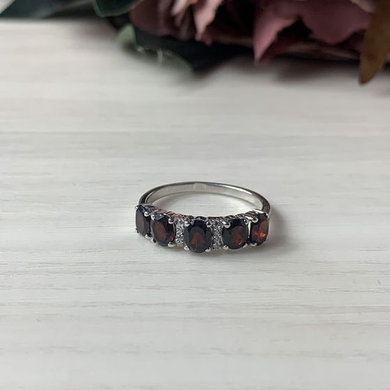 Серебряное кольцо с гранатом 2.164ct