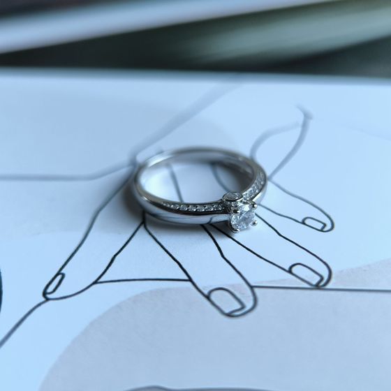 Серебряное кольцо с фианитами