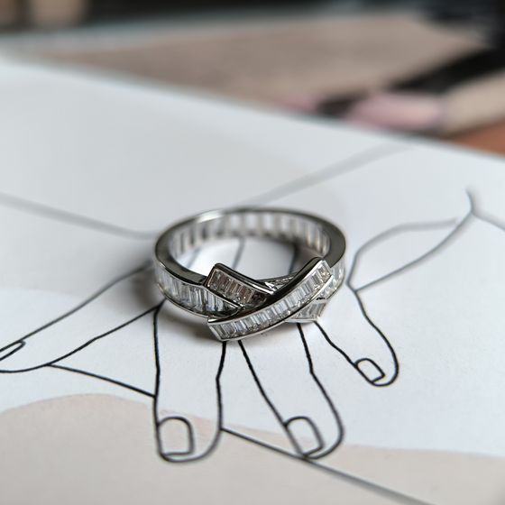 Серебряное кольцо с фианитами