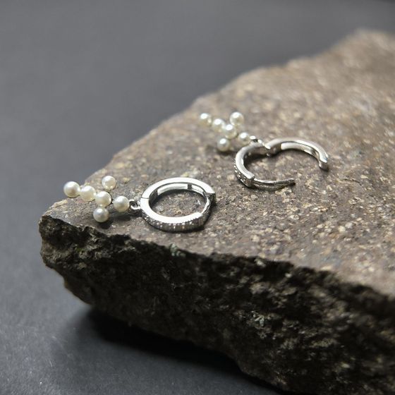 Серебряные серьги с жемчугом, фианитами