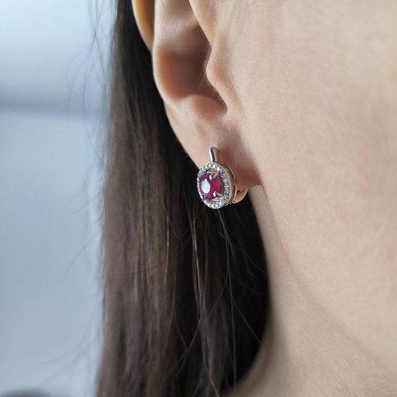 Серебряные серьги с рубином 2.672ct, фианитами