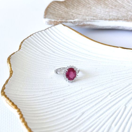 Серебряное кольцо с рубином, фианитами