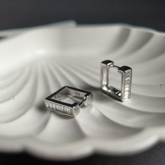 Серебряные серьги с фианитами