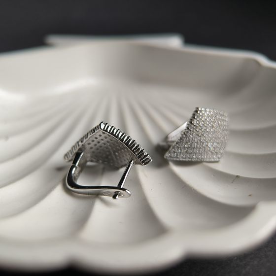 Серебряные серьги с фианитами Серебряные серьги с фианитами
