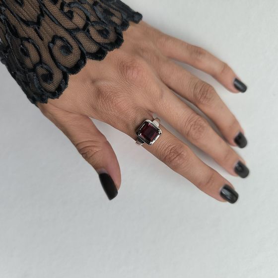 Серебряное кольцо с гранатом nano 2.092ct