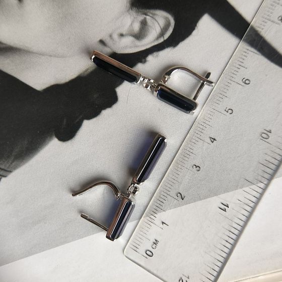 Серебряные серьги с сапфиром nano 9.608ct, фианитами