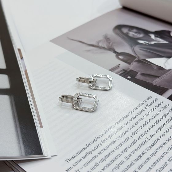 Серебряные серьги с фианитами