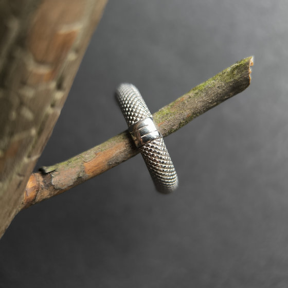 Серебряное кольцо без камней