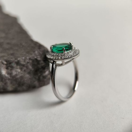 Серебряное кольцо с изумрудом nano 2.401ct