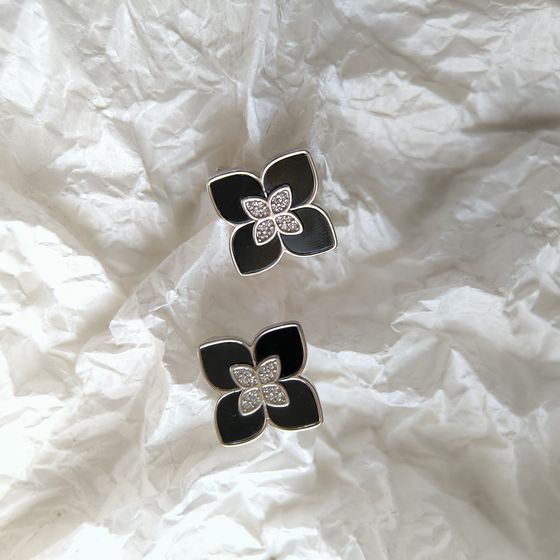 Серебряные серьги с ониксом, фианитами Серебряные серьги с ониксом, фианитами