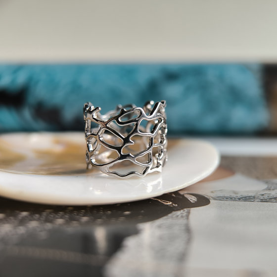 Серебряное кольцо без камней