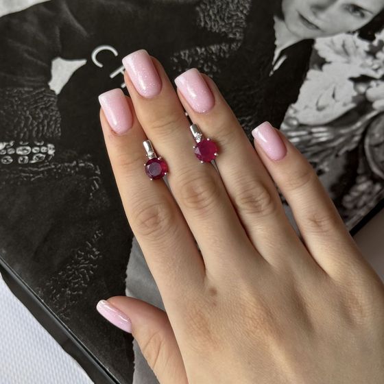 Серебряные серьги с рубином 5.723ct, фианитами