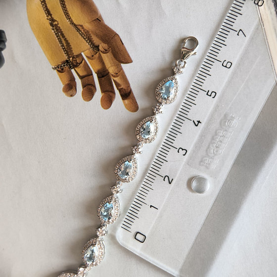 Серебряный браслет с топазом 7.97ct