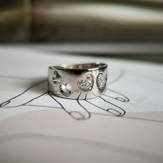 Серебряное кольцо с фианитами