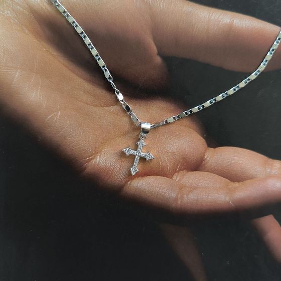 Серебряный крестик с фианитами